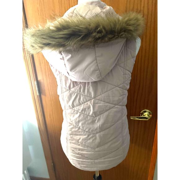 Light pink hooded vest - medium - Picture 4 of 4